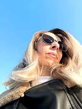 Snapshot of SukyGirl chatting on 02/25/25, 02:22 SukyGirl online show from 02/25/25, 02:22