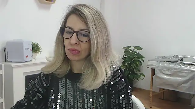 Snapshot of SukyGirl chatting on 03/03/25, 09:11 SukyGirl online show from 03/03/25, 09:11