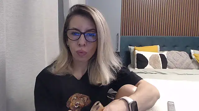 Snapshot of SukyGirl chatting on 03/06/25, 10:30 SukyGirl online show from 03/06/25, 10:30