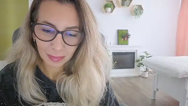 Snapshot of SukyGirl chatting on 09/24/25, 06:50 SukyGirl online show from 09/24/25, 06:50