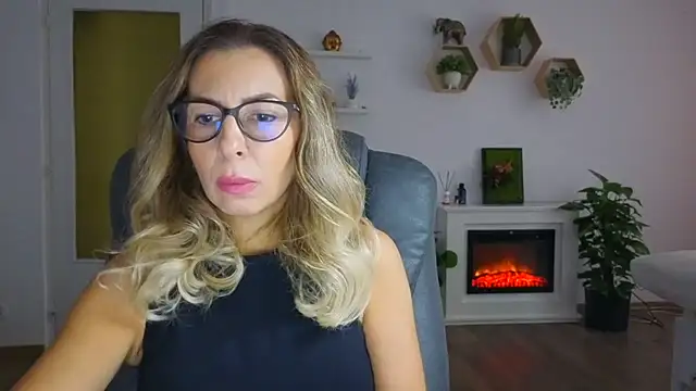 Snapshot of SukyGirl chatting on 10/16/25, 07:20 SukyGirl online show from 10/16/25, 07:20