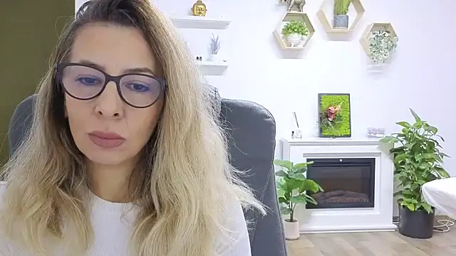 Snapshot of SukyGirl chatting on 11/11/25, 08:14 SukyGirl online show from 11/11/25, 08:14