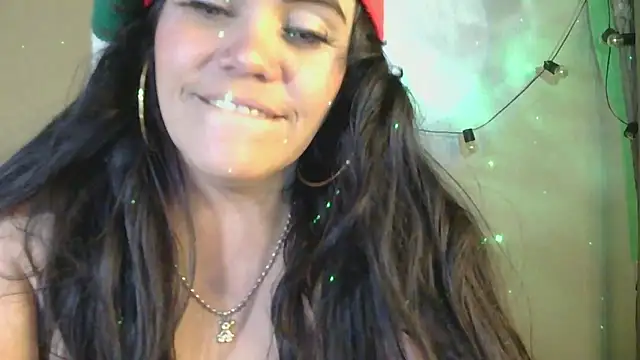 Snapshot of blue_angel33 chatting on 12/24/24, 03:05 blue angel33 online show from 12/24/24, 03:05