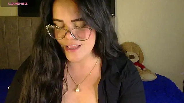 blue angel33 online show from 10/28/25, 02:48