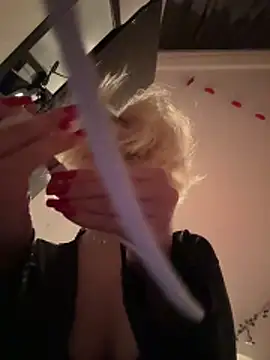 XMelissaX online show from 04/10/26, 10:03