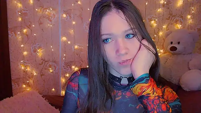 fluffy kitty  online show from 03/01/26, 03:47