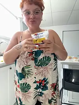 Sweetleeahxx online show from 09/19/25, 04:07