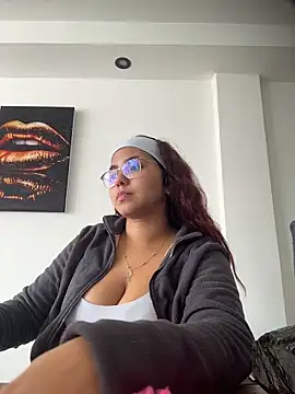 Miapeyton online show from 11/18/25, 03:27