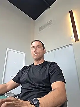Snapshot of Lucas___81 chatting on 06/08/26, 06:30 Lucas 81 online show from 06/08/26, 06:30