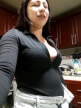 Snapshot of Sara_Brownx chatting on 10/09/25, 01:03 Sara Brownx online show from 10/09/25, 01:03