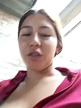 Snapshot of Sara_Brownx chatting on 04/15/26, 10:10 Sara Brownx online show from 04/15/26, 10:10