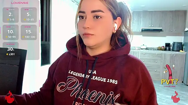 Lucia star   online show from 11/18/25, 01:55