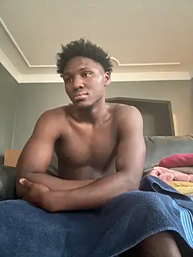 Snapshot of Festivitiesking1 chatting on 10/06/25, 01:19 Festivitiesking1 online show from 10/06/25, 01:19