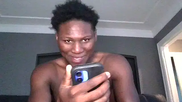 Snapshot of Festivitiesking1 chatting on 10/09/25, 12:25 Festivitiesking1 online show from 10/09/25, 12:25