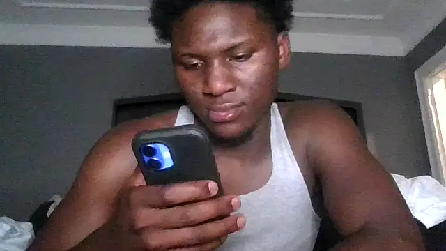 Snapshot of Festivitiesking1 chatting on 10/10/25, 12:31 Festivitiesking1 online show from 10/10/25, 12:31