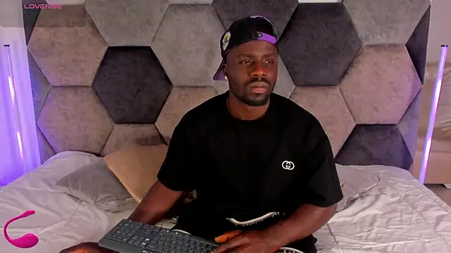 Latrellx7 online show from 02/11/26, 03:33