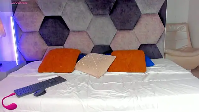 Latrellx7 online show from 03/05/26, 04:08