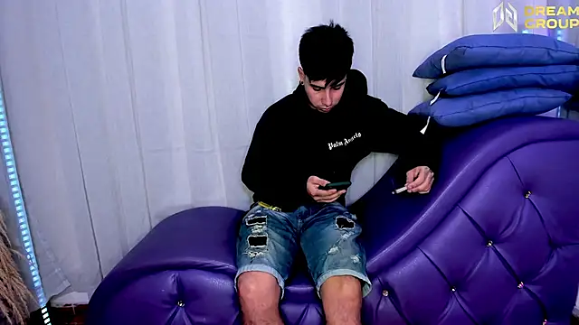 Yourslust  online show from 10/31/25, 10:00