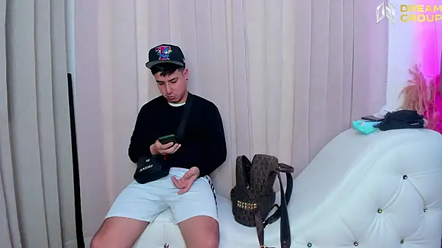 Yourslust  online show from 04/13/26, 08:47