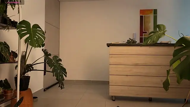 Snapshot of TheLeinad_Live chatting on 10/29/25, 02:47 TheLeinad Live online show from 10/29/25, 02:47