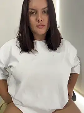 Snapshot of SabrinaVega chatting on 06/07/26, 04:11 SabrinaVega online show from 06/07/26, 04:11