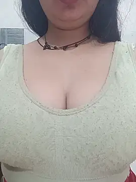 Snapshot of cute-mahek chatting on 06/12/26, 07:35 cute-mahek online show from 06/12/26, 07:35