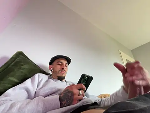 Rebeu313 online show from 03/31/26, 02:17