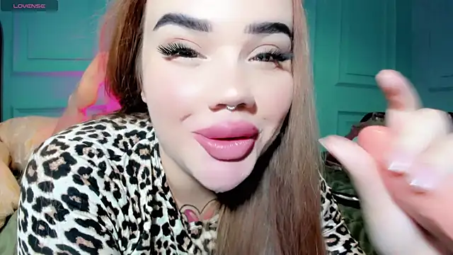 Aira vi online show from 12/25/24, 12:58