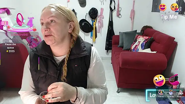 Snapshot of emperabigbootybigass chatting on 11/25/25, 12:16 emperabigbootybigass online show from 11/25/25, 12:16