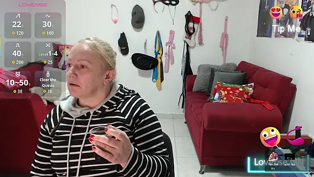 Snapshot of emperabigbootybigass chatting on 12/02/25, 12:32 emperabigbootybigass online show from 12/02/25, 12:32