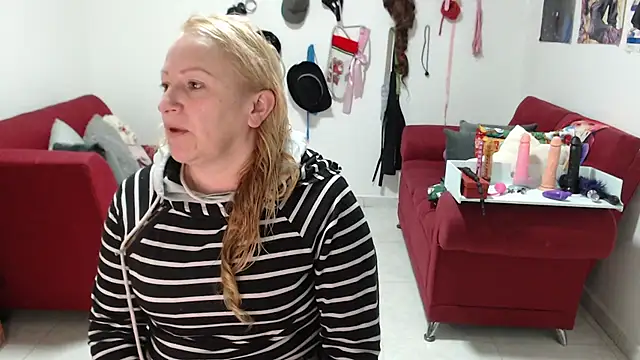 Snapshot of emperabigbootybigass chatting on 12/19/25, 12:34 emperabigbootybigass online show from 12/19/25, 12:34