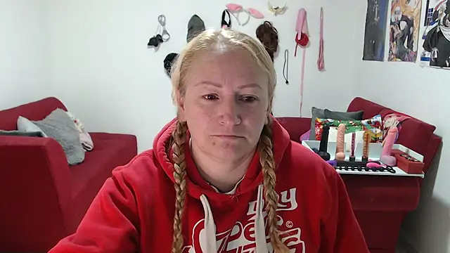 Snapshot of emperabigbootybigass chatting on 12/22/25, 12:13 emperabigbootybigass online show from 12/22/25, 12:13