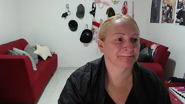 Snapshot of emperabigbootybigass chatting on 01/06/26, 12:20 emperabigbootybigass online show from 01/06/26, 12:20