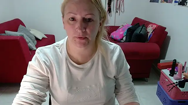 Snapshot of emperabigbootybigass chatting on 01/14/26, 12:22 emperabigbootybigass online show from 01/14/26, 12:22