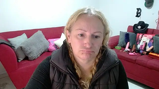 Snapshot of emperabigbootybigass chatting on 02/04/26, 12:33 emperabigbootybigass online show from 02/04/26, 12:33