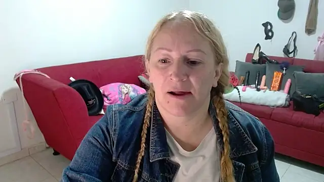 Snapshot of emperabigbootybigass chatting on 02/13/26, 12:12 emperabigbootybigass online show from 02/13/26, 12:12