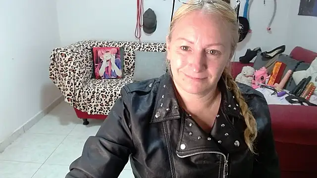 emperabigbootybigass online show from 04/01/26, 12:39