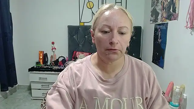 emperabigbootybigass online show from 05/15/26, 12:23