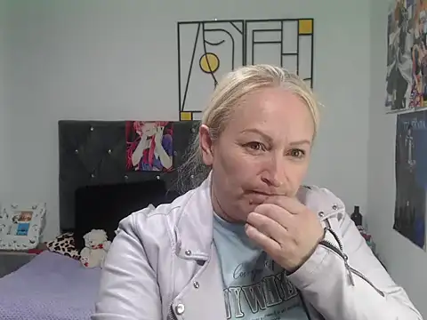Snapshot of emperabigbootybigass chatting on 06/19/26, 12:20 emperabigbootybigass online show from 06/19/26, 12:20