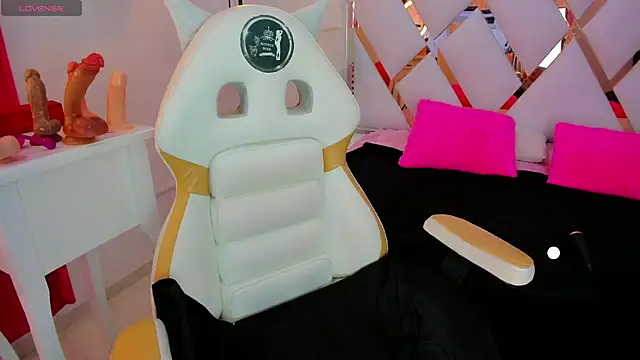 samy  milf online show from 09/26/25, 06:45