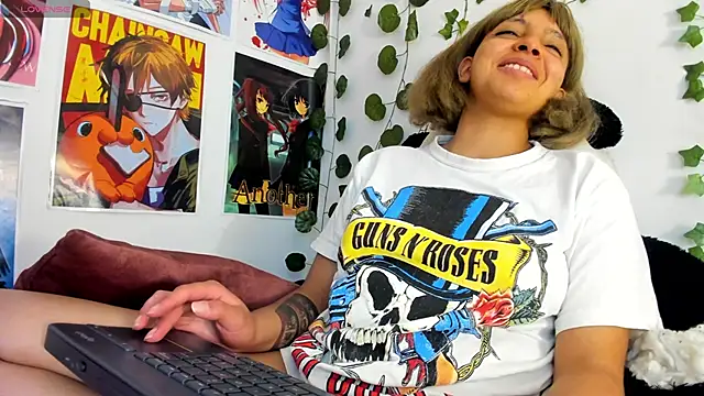 Snapshot of miku_katsuragi chatting on 01/08/25, 05:59 miku katsuragi online show from 01/08/25, 05:59