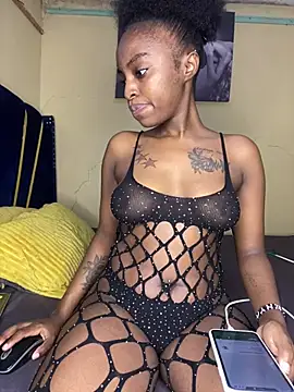 Sasha-smiles online show from 03/06/26, 11:17