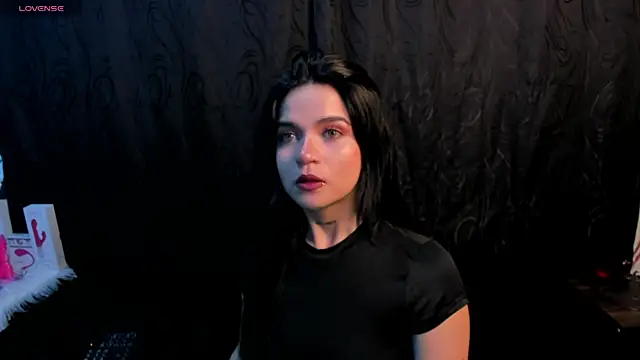 Snapshot of Kylie-fox chatting on 12/22/24, 02:17 Kylie-fox online show from 12/22/24, 02:17