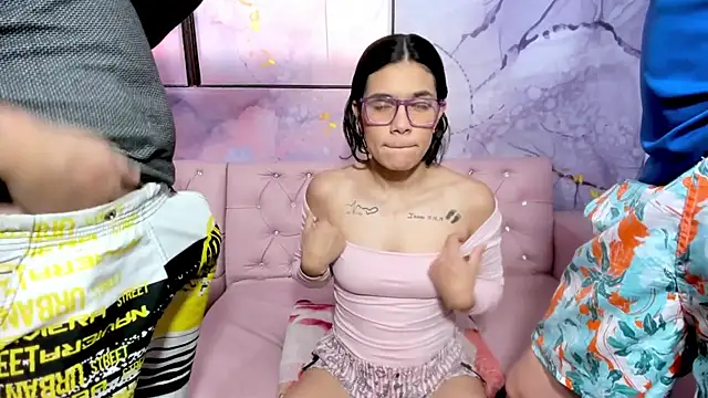 Living room online show from 02/23/25, 03:18