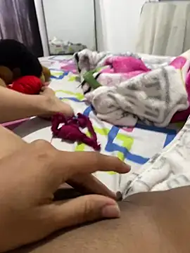 ANYLU19 online show from 12/31/24, 03:42