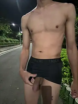 Snapshot of Benson18y chatting on 04/01/26, 06:38 Benson18y online show from 04/01/26, 06:38