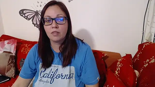 Snapshot of LadyHellene chatting on 01/19/25, 04:14 LadyHellene online show from 01/19/25, 04:14