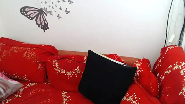 Snapshot of LadyHellene chatting on 01/20/25, 08:52 LadyHellene online show from 01/20/25, 08:52