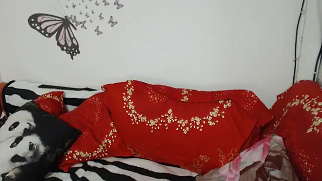 Snapshot of LadyHellene chatting on 02/02/25, 05:15 LadyHellene online show from 02/02/25, 05:15