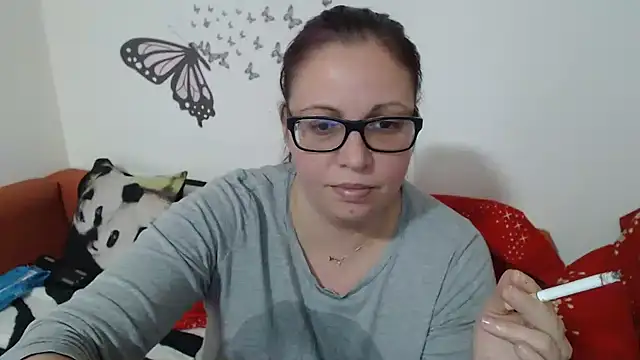 Snapshot of LadyHellene chatting on 02/16/25, 04:32 LadyHellene online show from 02/16/25, 04:32